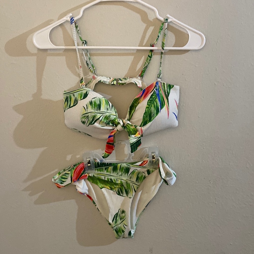 Large Cute Set Bathing Suit Two Pieces.